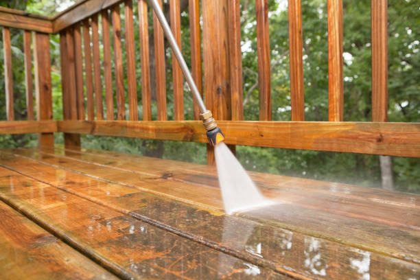 Best Pressure Washing Siding  in Spooner, WI